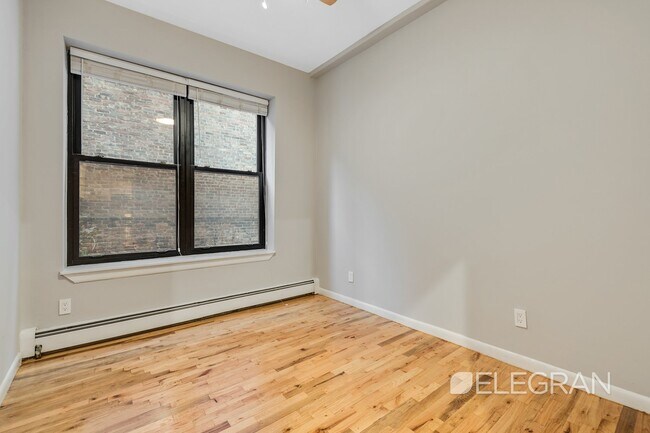 Foto del edificio - 153 Clinton Ave