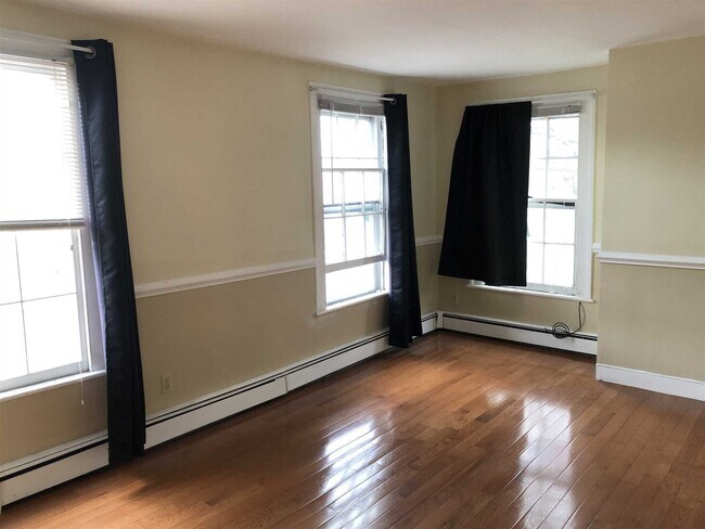 4328 Albany Post Rd Unit 2, Hyde Park, NY 12538