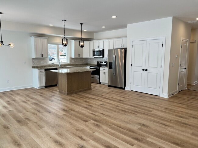 Building Photo - 6066 New Taylor Rd