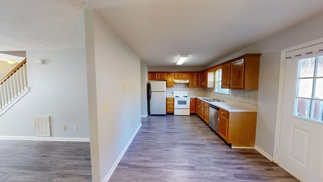 Foto del edificio - Spacious Three Bedroom Townhome in Columbi...