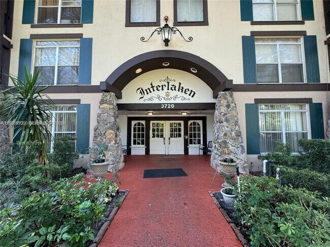 Foto del edificio - 3720 Inverrary Dr