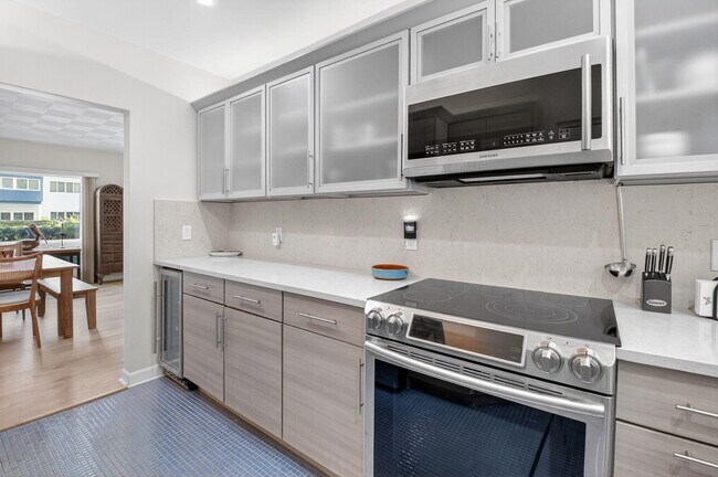 Foto del edificio - 120 N Ocean Blvd