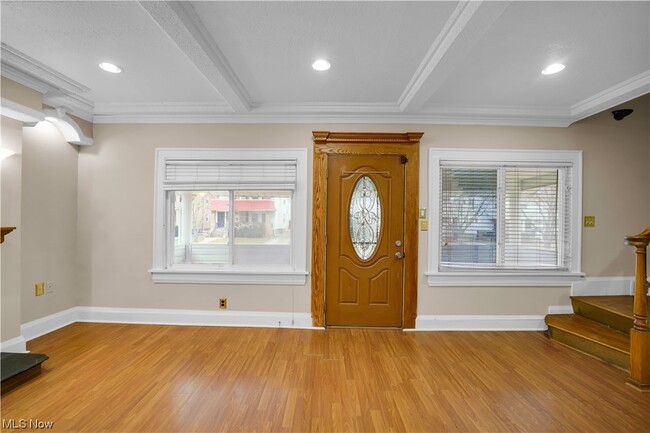 Foto del edificio - 2127 Chesterland Ave