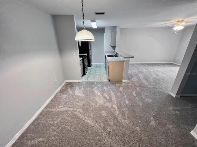 Foto del edificio - 5475 Vineland Rd