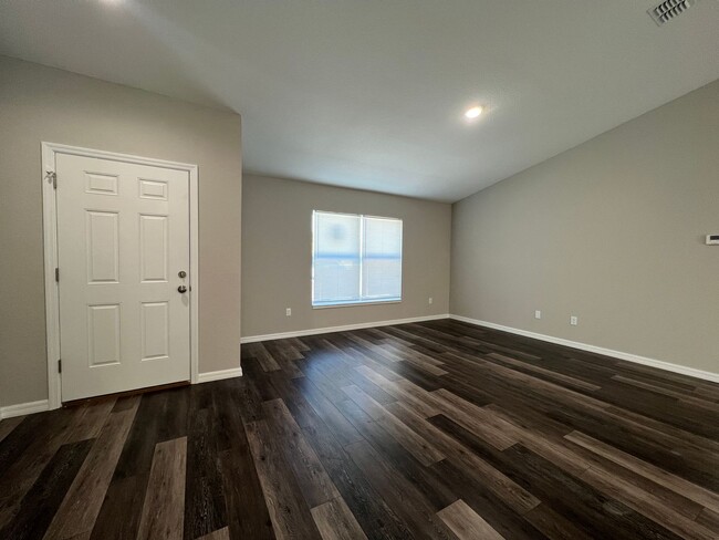 Building Photo - Lovely 3 Bedroom, 2 Bathroom Home in Ocala!!!