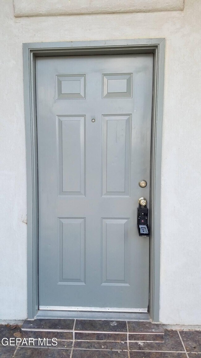 Foto del edificio - 12912 Alfredo Apodaca Dr