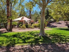 Building Photo - 231 W Horizon Ridge Pkwy