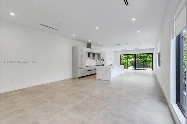 Foto del edificio - 2842 SW 32nd Ct