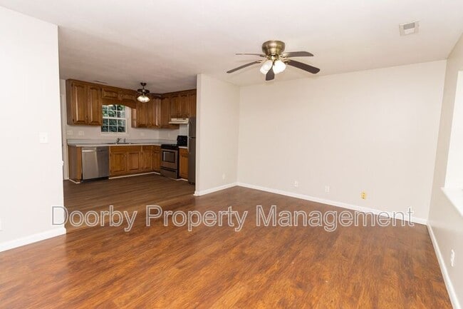 Foto del edificio - 333 Withrow Rd