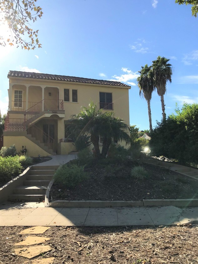Primary Photo - 3670 Glenfeliz Blvd