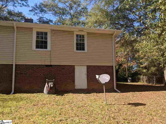 Building Photo - 34B Wallace St