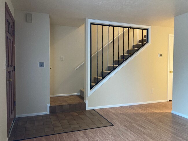 Building Photo - Remodeled Condo at Battlecreek Meadows