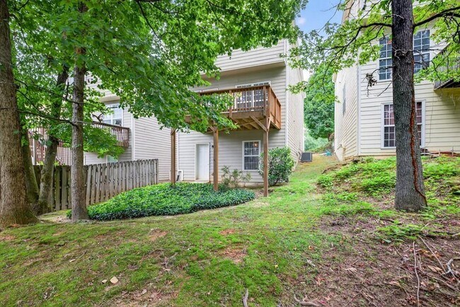 Foto del edificio - 2327 Oak Glenn Cir