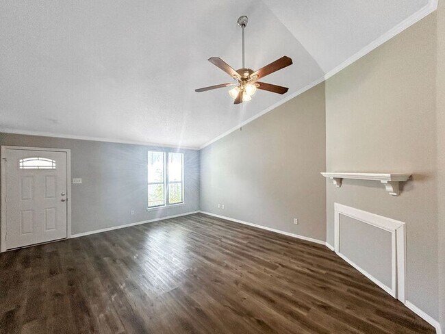 Building Photo - 4403 Burnette Pl