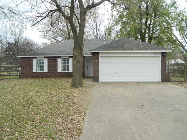 Building Photo - 1113 W South St