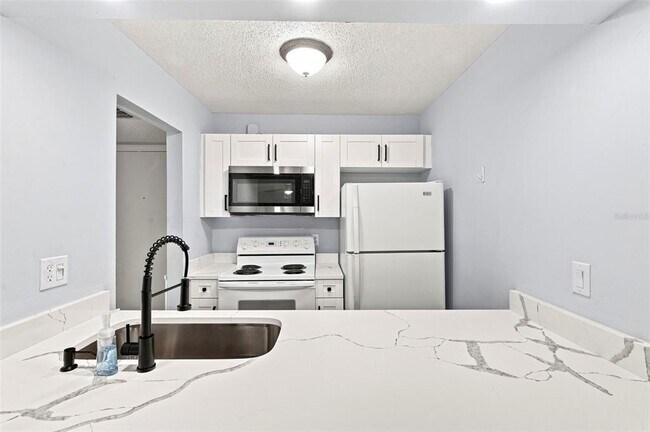 Foto del edificio - 380 N Bayshore Blvd