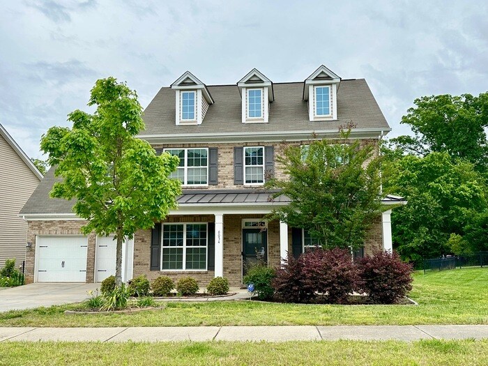 Foto principal - BEAUTIFUL FOUR BEDROOM RENTAL