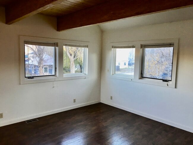 Building Photo - 151 S Mary St