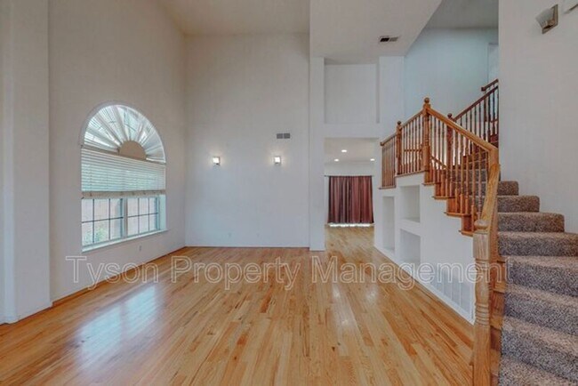Building Photo - 8705 Silvercrest Ct NW