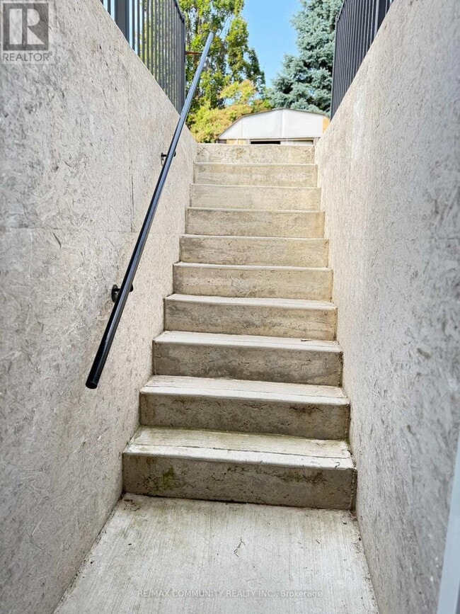 Building Photo - 36 Foothill St