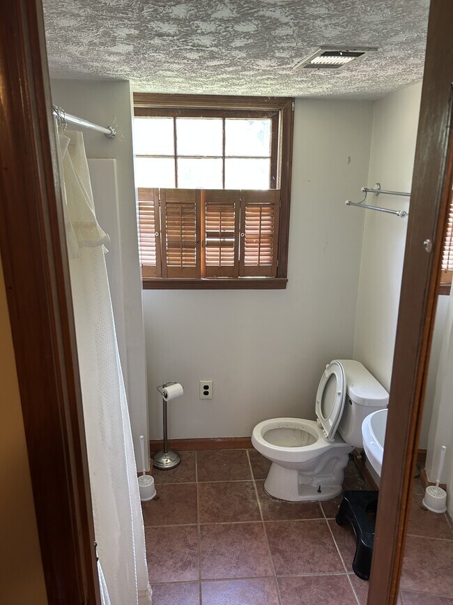 Foto del edificio - 1973 Wood Valley Rd