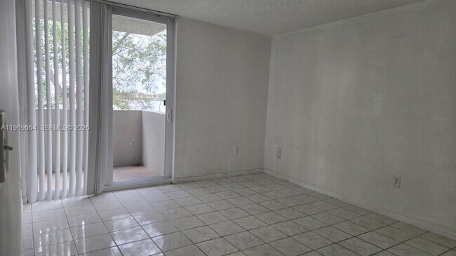 Building Photo - 10090 NW 80th Ct