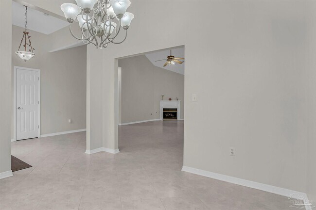 Foto del edificio - 1490 Chalet Pl