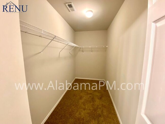 Building Photo - NO APP FEE!! $100 OFF FIRST MONTH!!