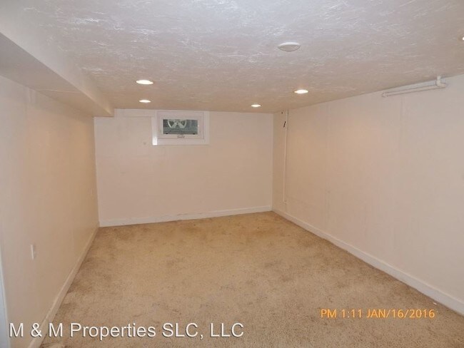 Building Photo - 875 E Gregson Ave