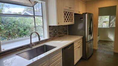 Building Photo - 14346 Knobcone Dr