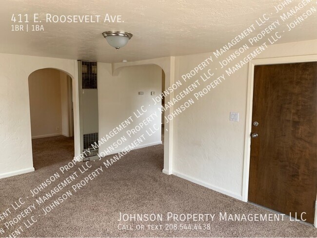 Foto del edificio - 411 E Roosevelt Ave