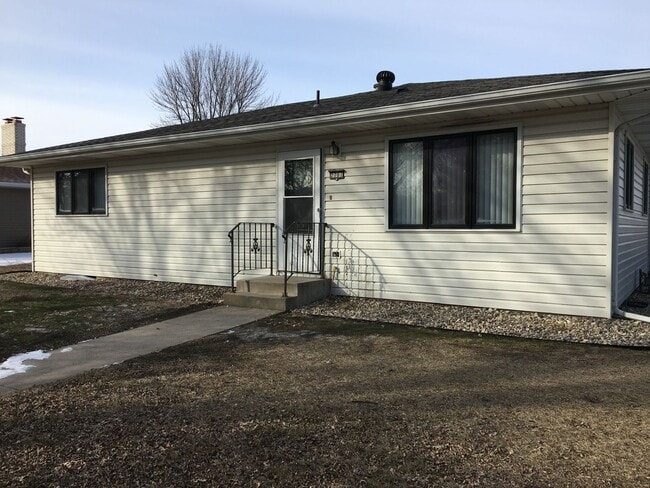 Building Photo - Moorhead Single Family Homes