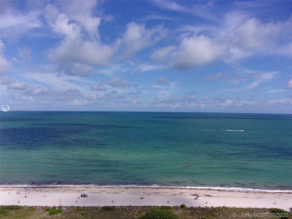 Foto principal - 2555 Collins Ave