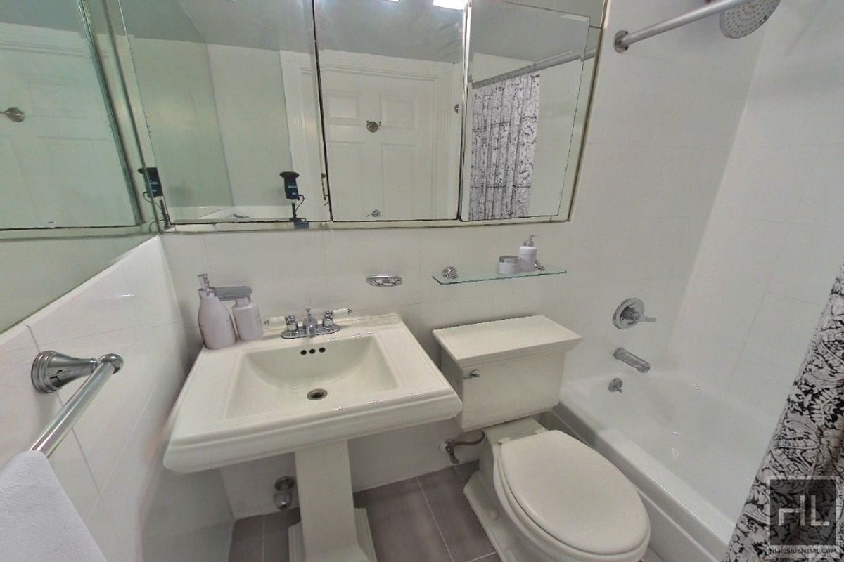 Foto del edificio - E 13TH ST.