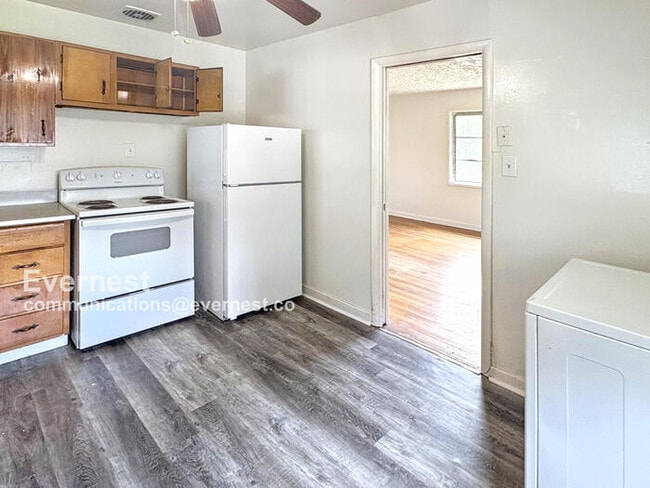 Foto del edificio - 1549 Elm St SW