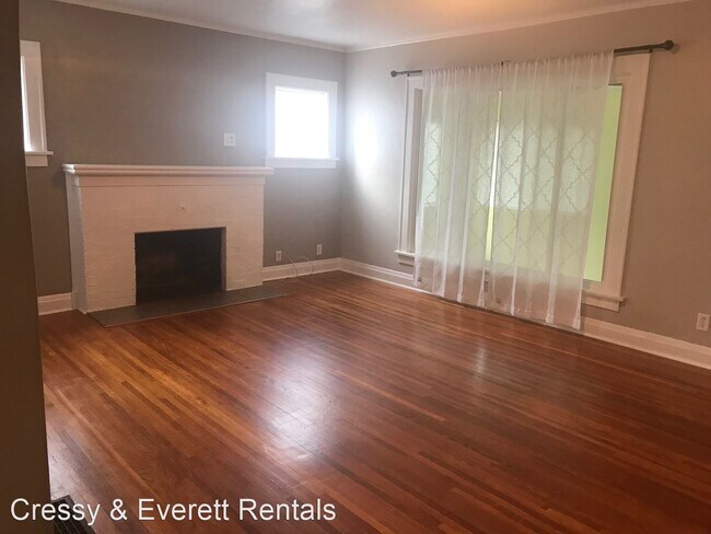 Building Photo - 3 br, 3 bath House - 1324 Cedar St