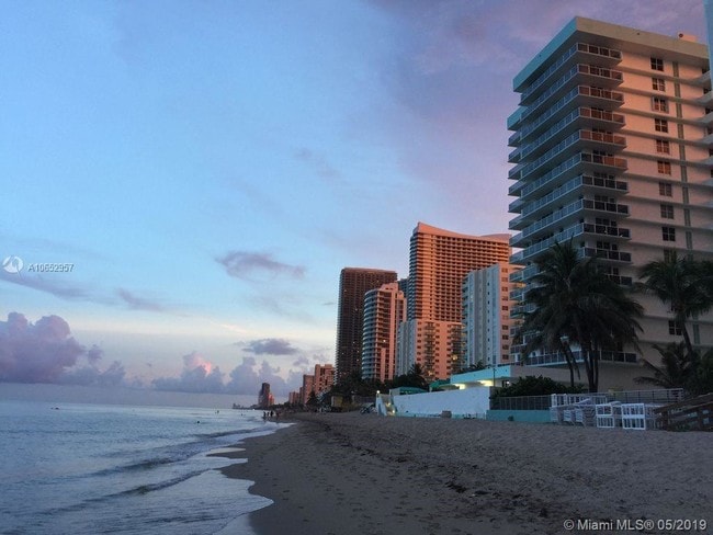Building Photo - 3725 S Ocean Dr 1025 Hollywood Fl 33019