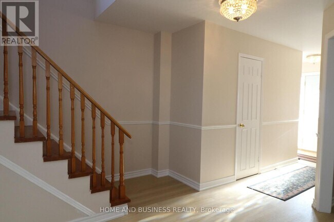 Building Photo - 10 Hudson Dr