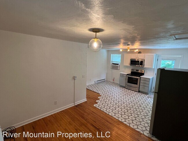 Building Photo - 2 br, 1 bath House - 307 B Ellett Road