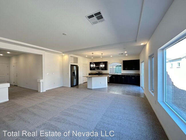 Building Photo - 3 br, 2.5 bath House - 7738 Bellenden St.