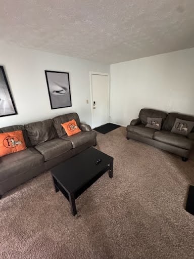 Foto del edificio - 2777 Blue Rock Rd