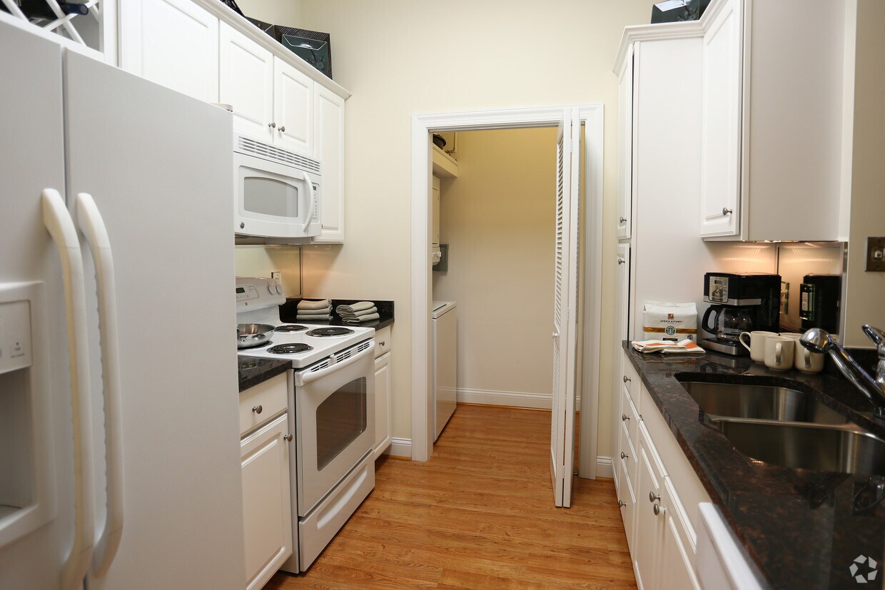 Mansion at Bala Apartments 4700 City Ave Philadelphia, PA