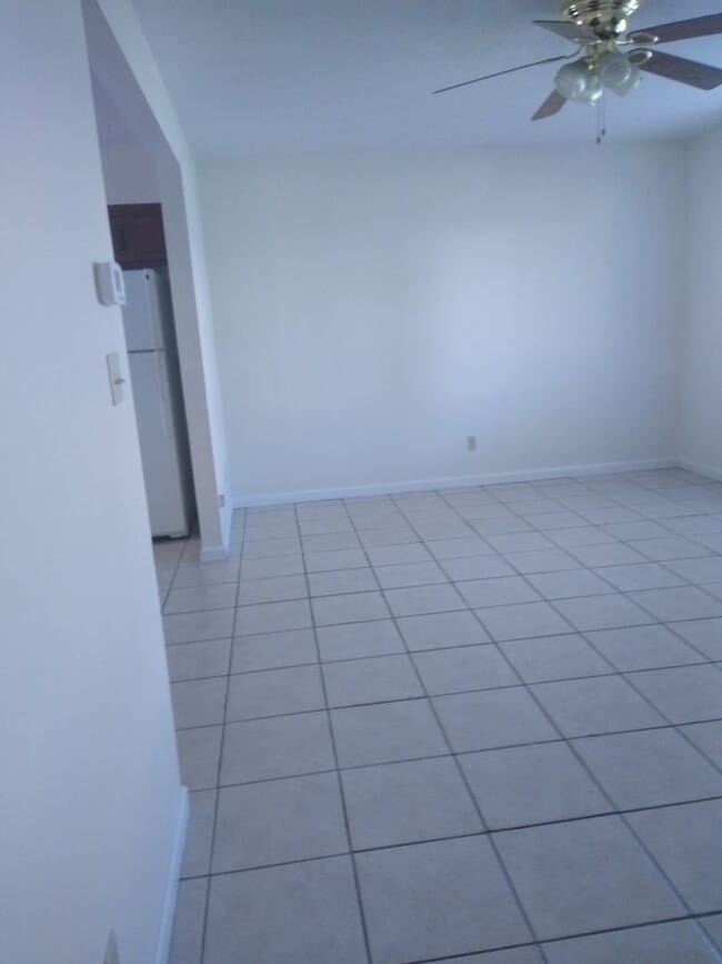Foto del edificio - 3702 E 11th St