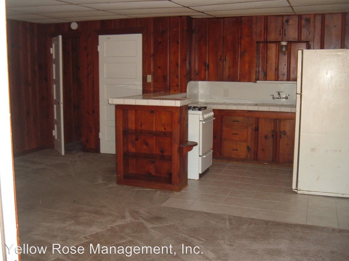 Primary Photo - 2107 N Riverside Dr