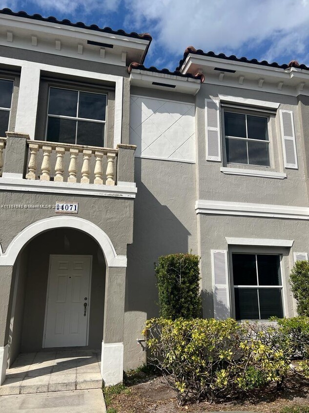 Foto principal - 14071 SW 49th St