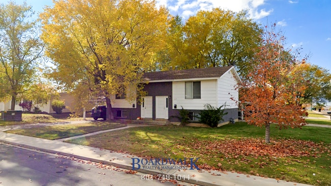 Building Photo - 661/663 N 980 W