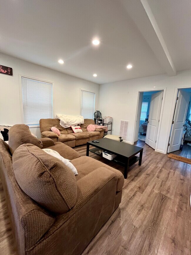 sala de estar - 165 Church St