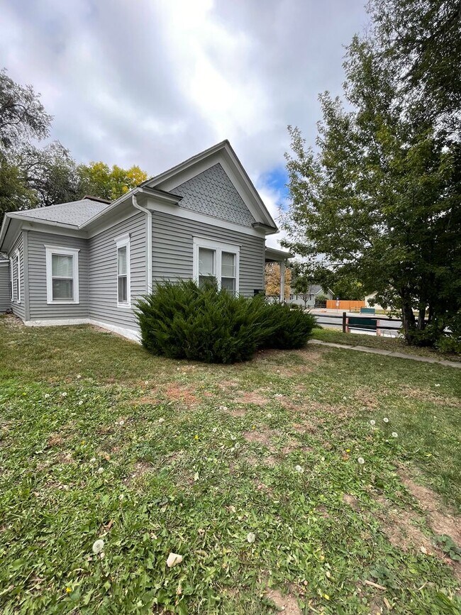 Foto del edificio - 402 W Dale St