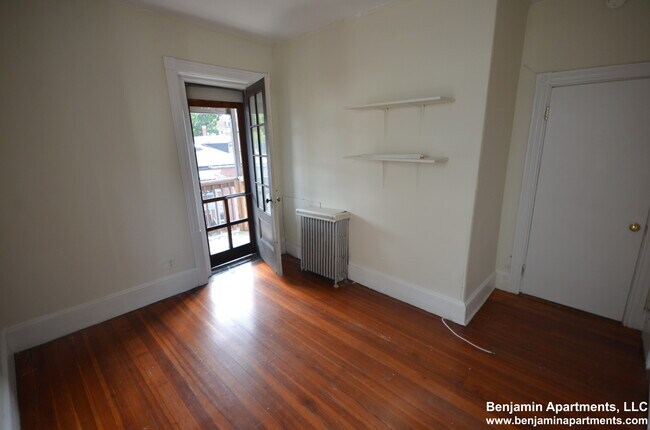 Foto del edificio - 1589 Beacon St