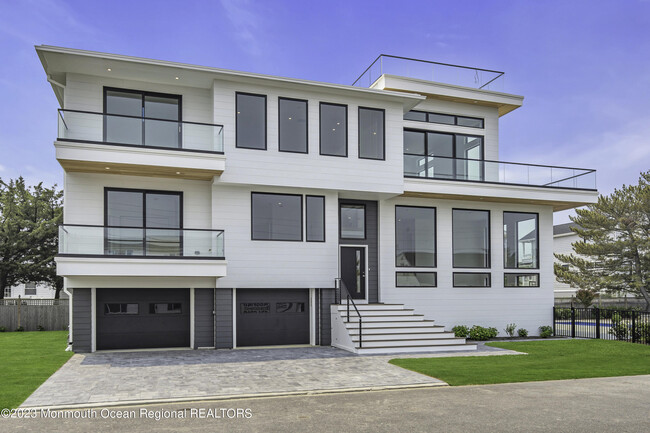 Building Photo - 9 Windward Rd